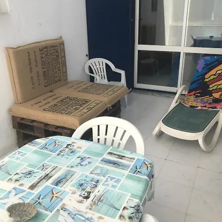 Royal Blue Ocean - Hiking And Beach *